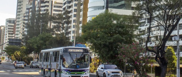 operacao-corujao-passa-a-oferecer-onibus-na-madrugada-para-publico-do-arraia-do-povo
